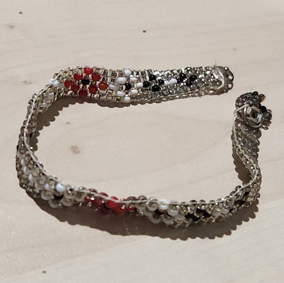 Vintage Native American Hand Beaded Bracelet Size 7" - Picture 5 of 11